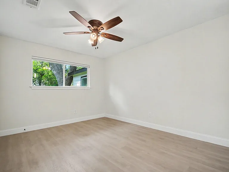 9323 Meadowbriar Ln — Photo 30