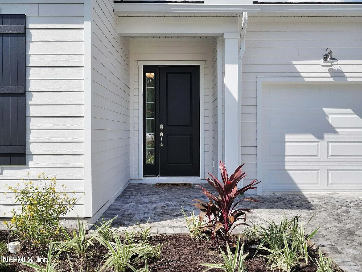 3 bed, 3.0 bath, 2368 sqft, $3,175 — Photo 4
