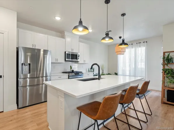 5771 S Addison Court #B, Aurora, CO 80016