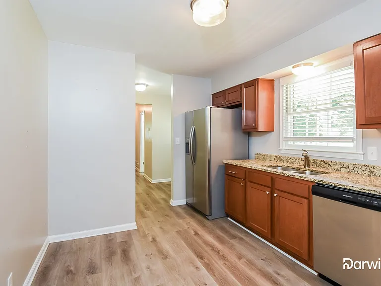 3201 Glendale Dr — Photo 4