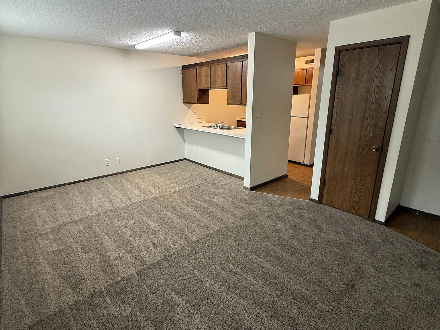 2 bed, 798 sqft, $895 — Photo 2