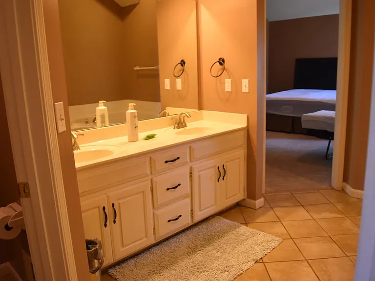 14306 S Summit Ct — Photo 39