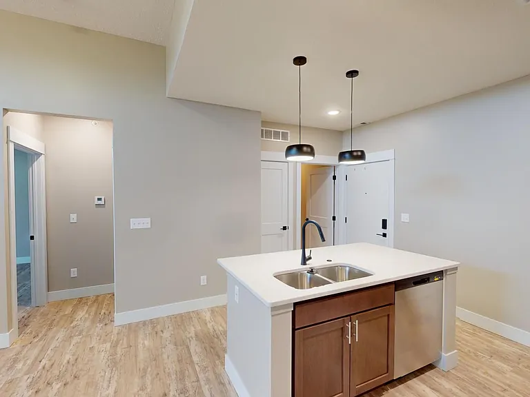 2119 State St — Photo 10