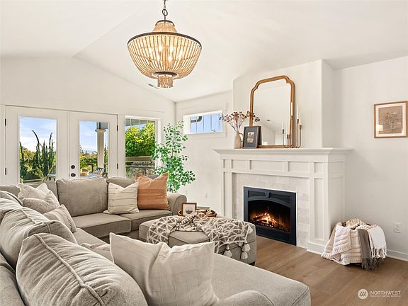 4th image of 11829 78th Avenue NW