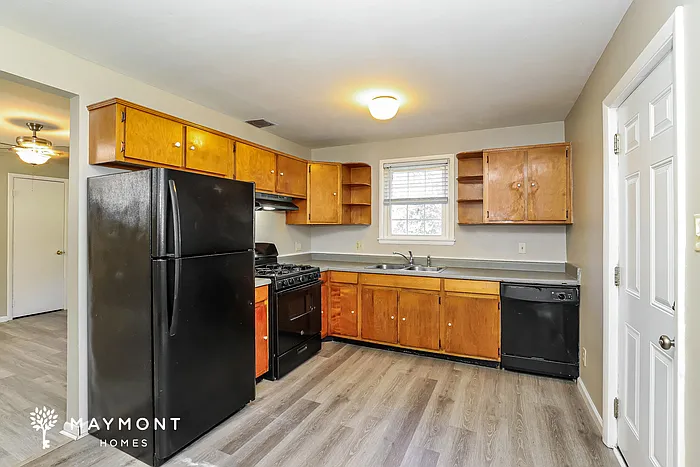 2616 Shady Lawn Dr — Photo 7