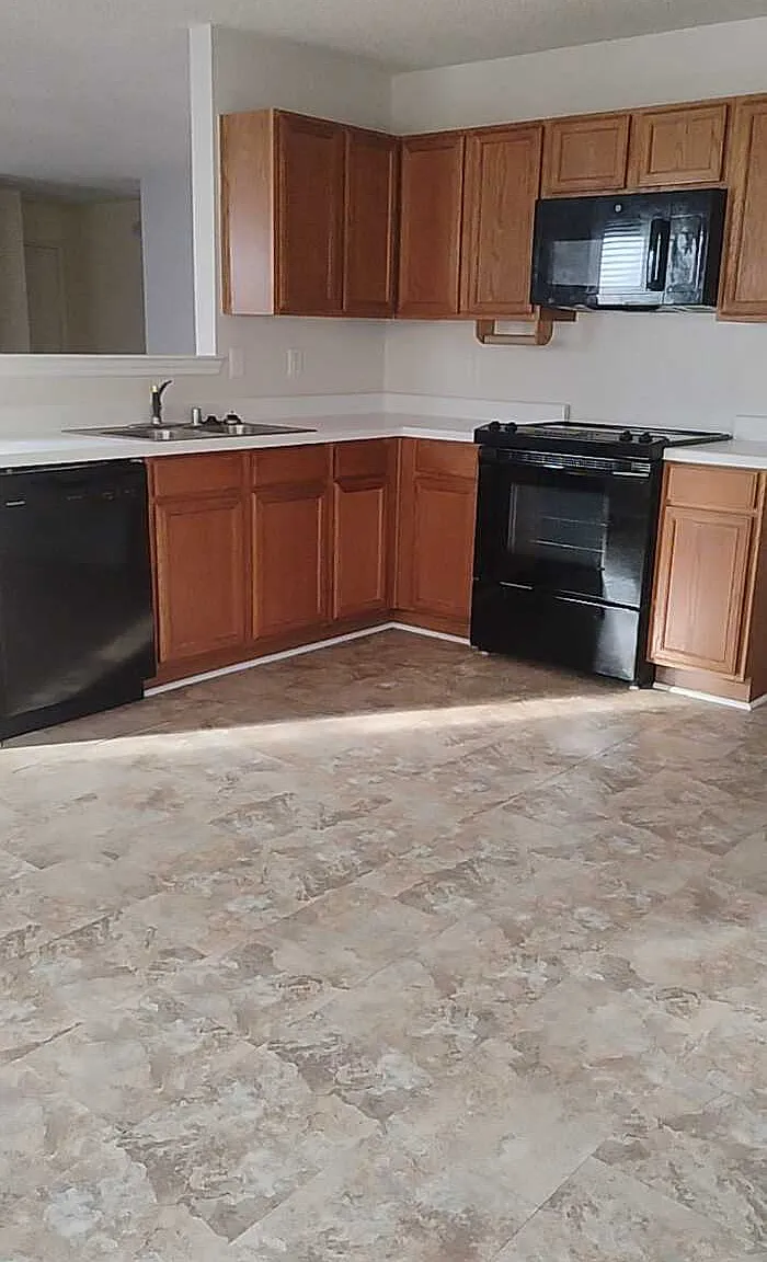 3 bed, 2.0 bath, 1507 sqft, $1,950 — Photo 4