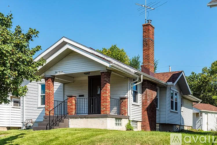 1015 Woodley Rd — Photo 2