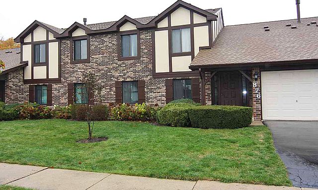 1st image of 876 Cross Creek Dr N APT 1B
