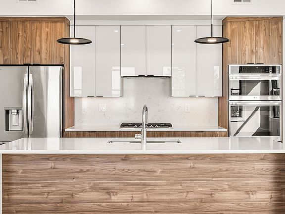 4th image of 47 Condor St #301