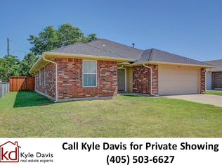 1037 NW 14th St, Moore, OK 73160
