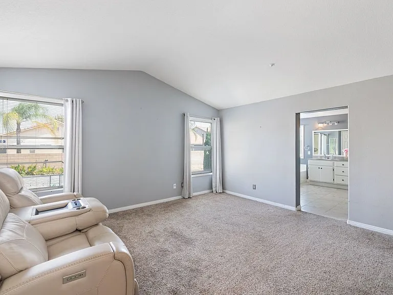 15736 Home Ct — Photo 16