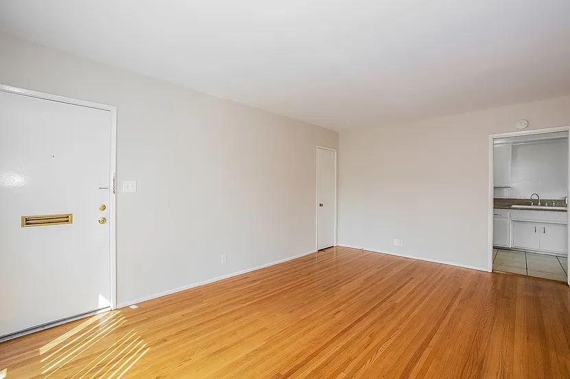 1 bed, 750 sqft, $2,295 — Photo 3