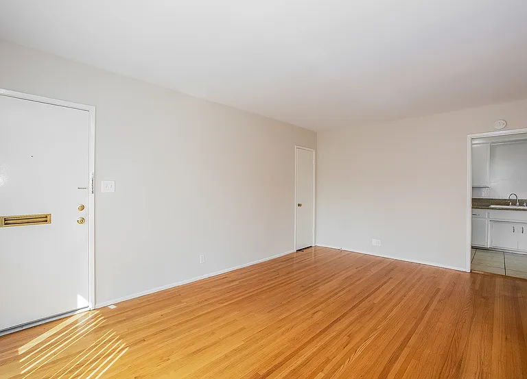 5 W Pine St #5 — Photo 2