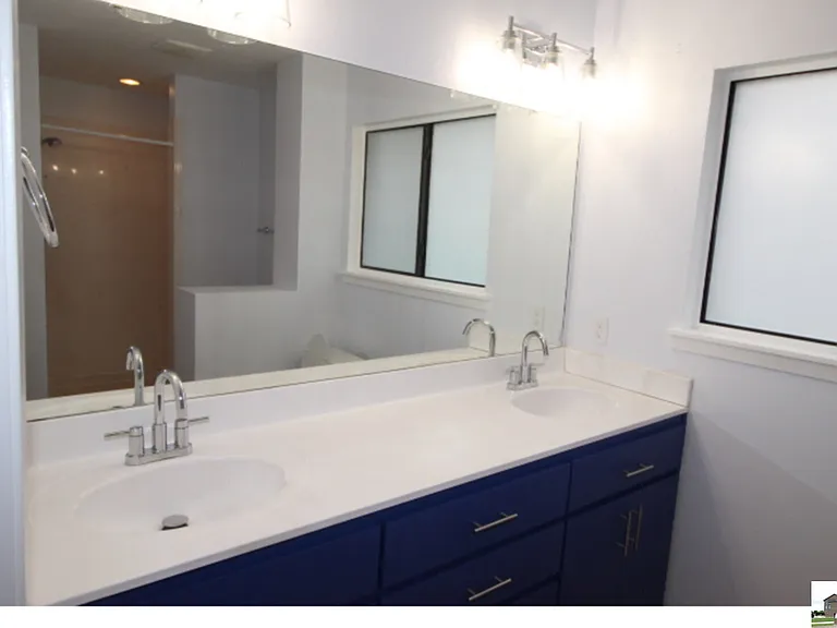204 Oak St — Photo 22