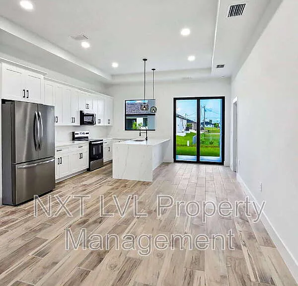 4113 Kismet Pkwy W — Photo 6