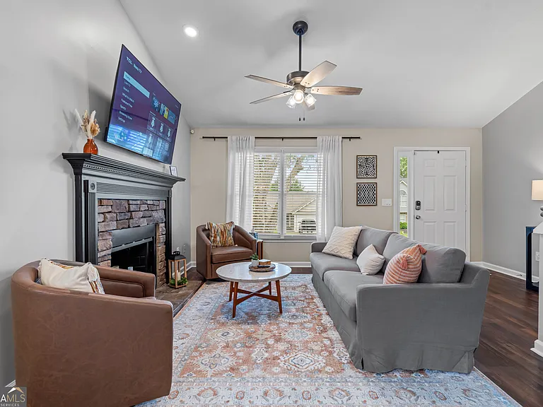 13 Huntcliff Dr — Photo 5