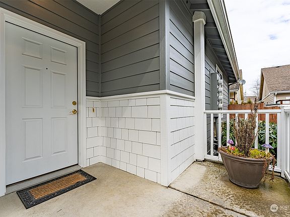 3rd image of 614 Sunflower Lane