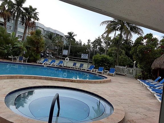 5th image of 1901 S Roosevelt Blvd APT 402N