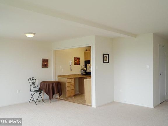 5th image of 10201 Grosvenor Pl APT 916