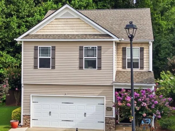 5068 McEver View Dr, Buford, GA 30518
