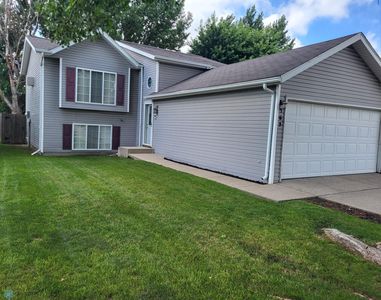 763 49th St S, Fargo, ND, 58103