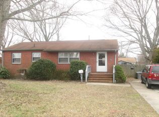 16 Westlawn Dr, Hampton, VA 23664