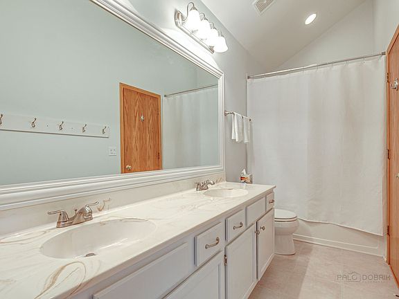 2nd image of 1091 Manchester Cir