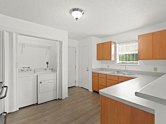 3rd image of 3525 Le Badie St