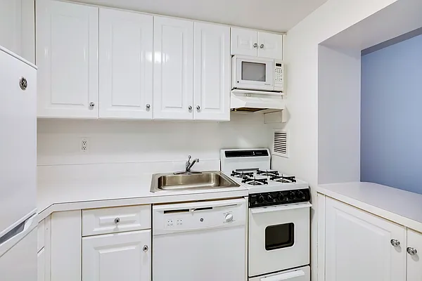 Rented by Anchor Associates | media 22