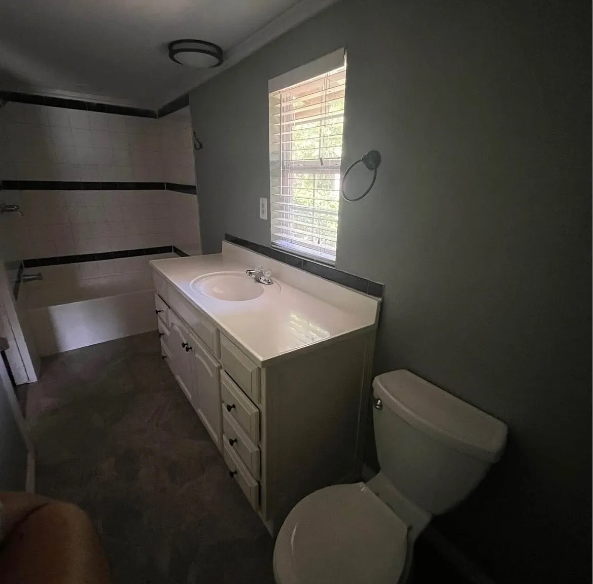 3 bed, 1200 sqft, $1,400 — Photo 2