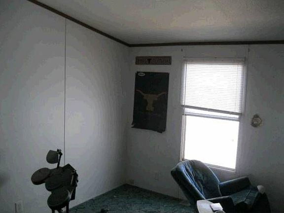4th image of 1040 Avenue E