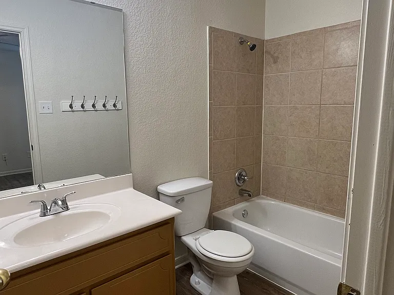 416 Justin Ln #B — Photo 9
