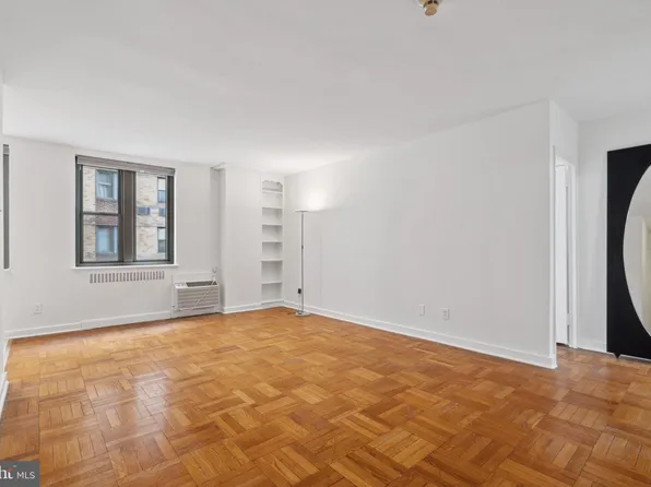 2601 Pennsylvania Ave APT 352, Philadelphia, PA 19130