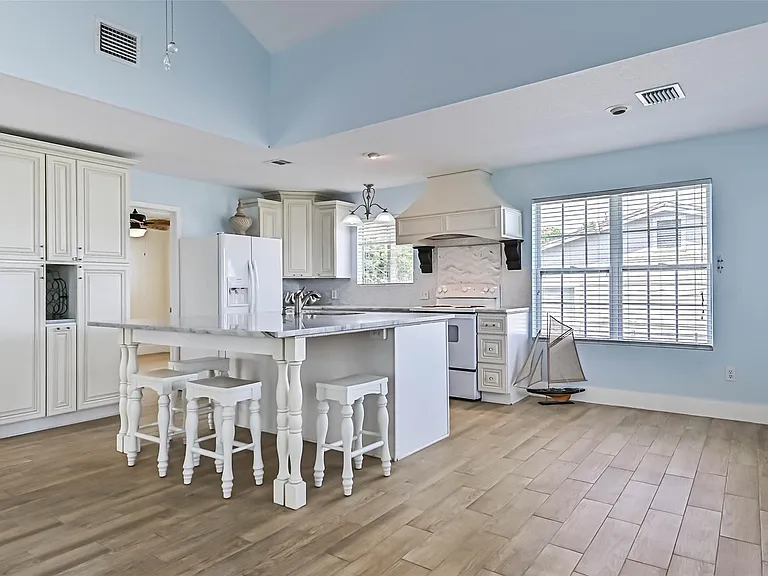 1578 Railroad Ave — Photo 7