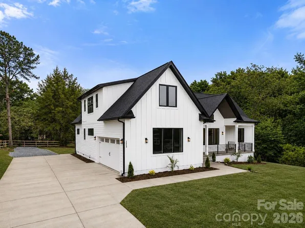 1213 Rosa Dr, Monroe, NC 28112