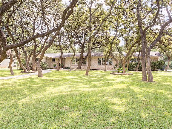 2nd image of 124 Sequoia Dr