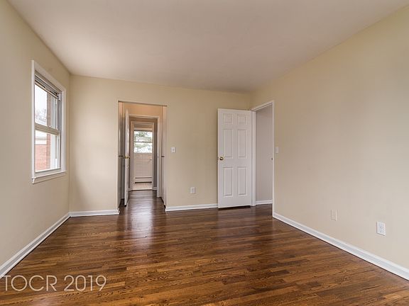 5th image of 13 Lenox Ct