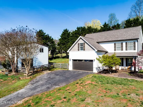 215 Whitney Dr, Lenoir City, TN 37772