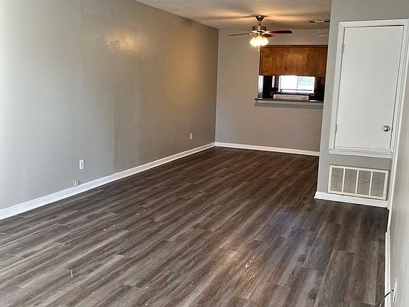 3rd image of 2400 Brookridge Dr APT 7
