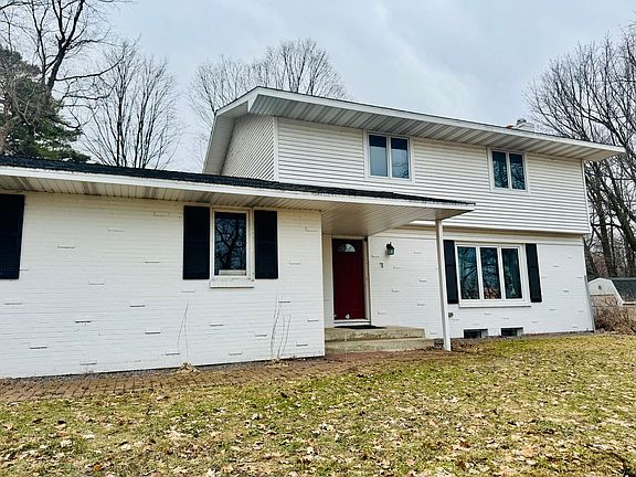 2nd image of 17742 Fairlawn Ave