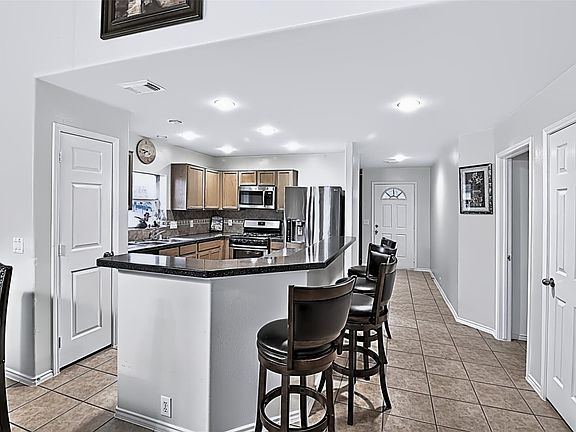5th image of 2227 Red Valley Dr