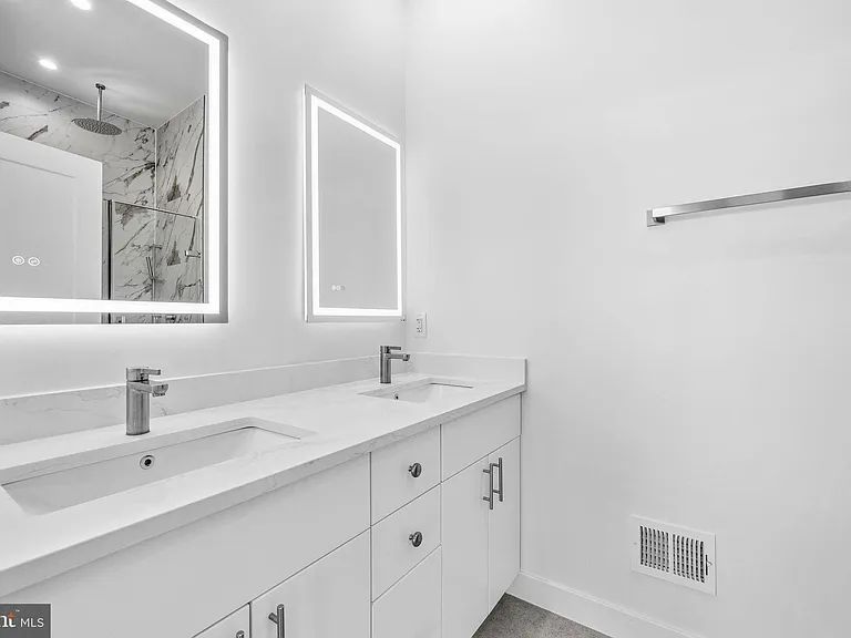 2532 Elvans Rd SE — Photo 49