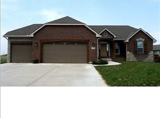 407 N Bailey Mae Ct, Valley Center, KS 67147