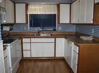 530 Fillmore Ave, Cottage Grove, OR 97424