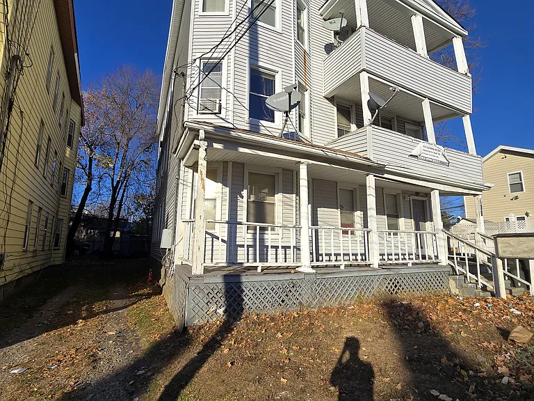 357 Pearl St #A2 — Photo 8