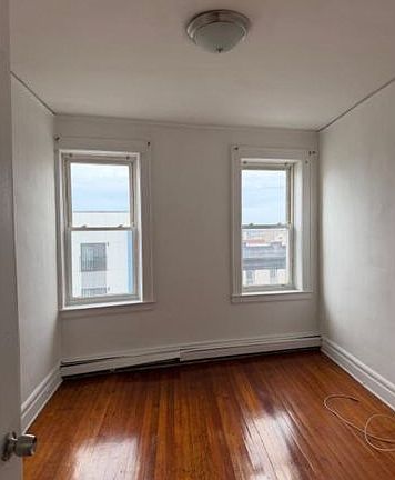 5th image of 511 Kearny Ave APT 11