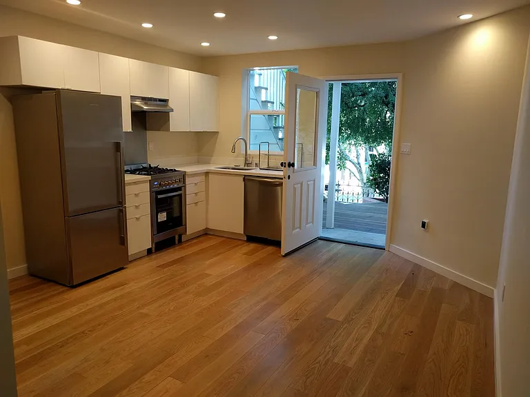 462 Andover St — Photo 3