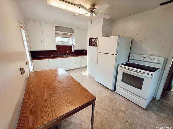 4th image of 420 3rd STREET