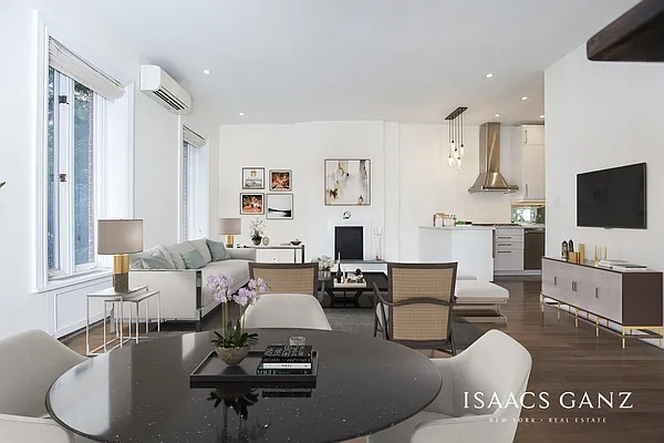 Sold by Isaacs Ganz Real Estate | media 11