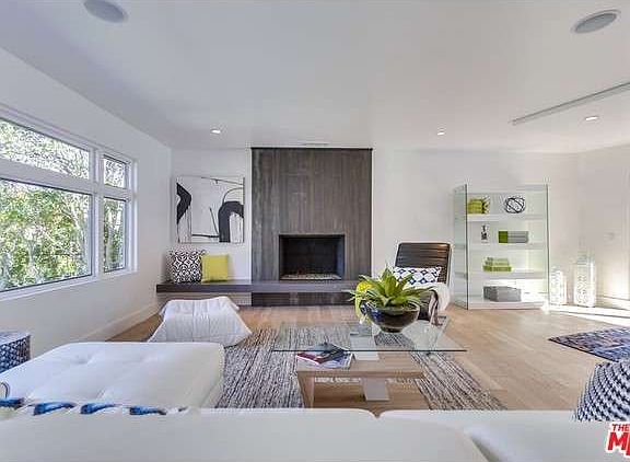 5th image of 3475 Barry Ave